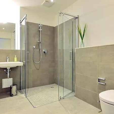 Anna Duene Anna Duene 1-25 4*